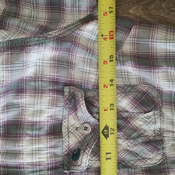 Carhartt Light Weight Button Up Plaid Shirt Size Small - Picture 8 of 9